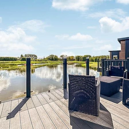 Waterside Hambleton Lakeside Lodges Poulton-le-Fylde Екстериор снимка