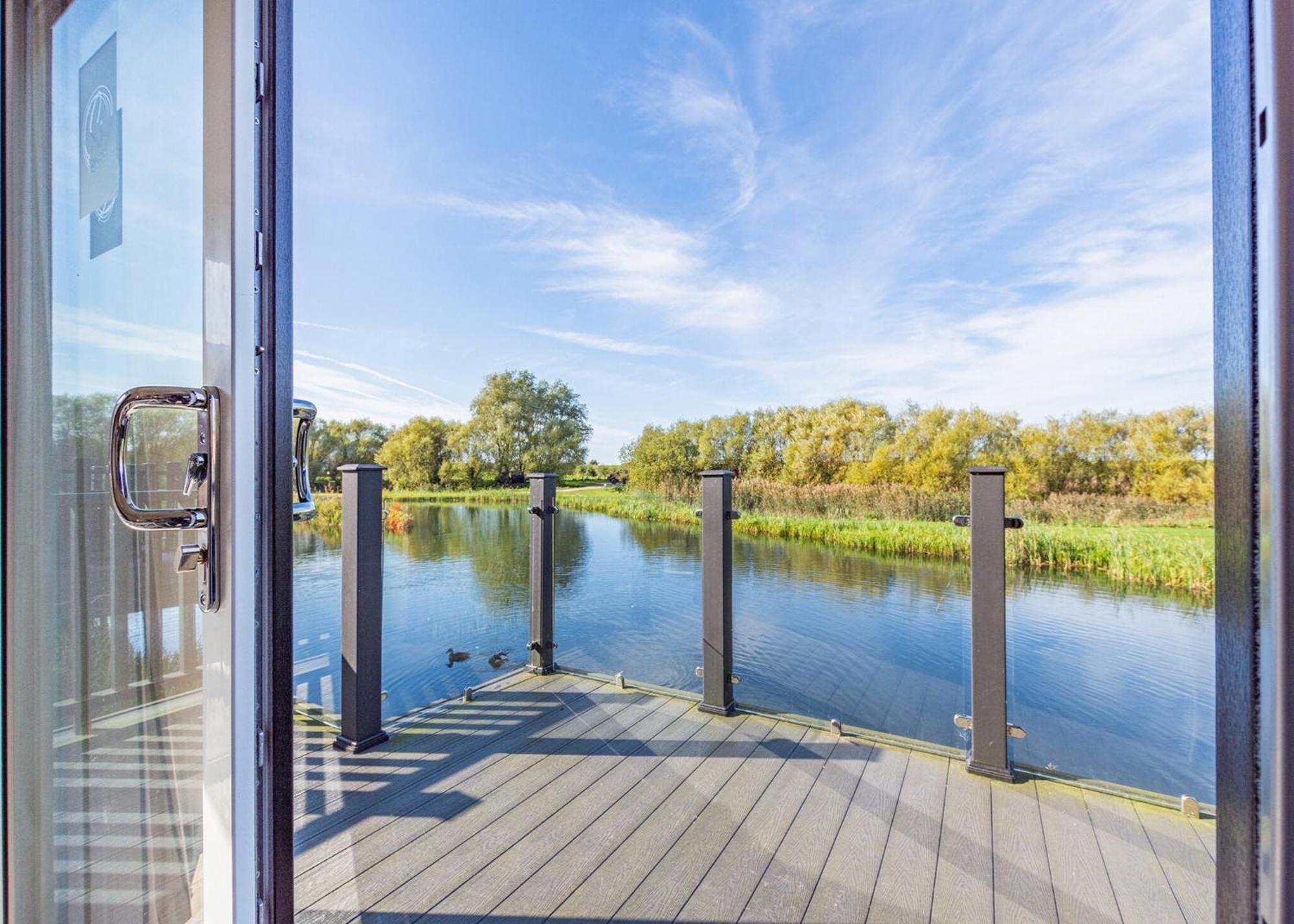 Waterside Hambleton Lakeside Lodges Poulton-le-Fylde Екстериор снимка