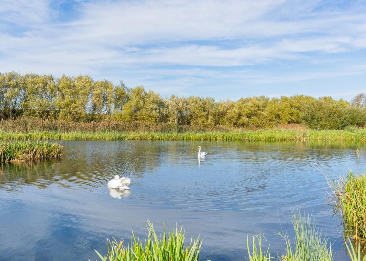 Waterside Hambleton Lakeside Lodges Poulton-le-Fylde Екстериор снимка