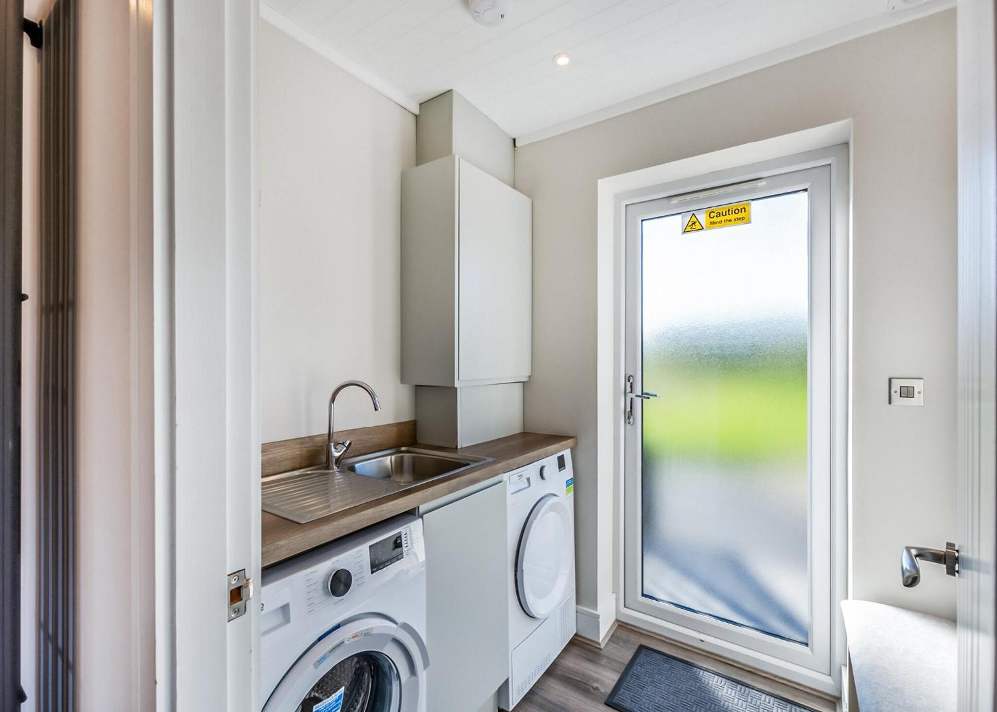 Waterside Hambleton Lakeside Lodges Poulton-le-Fylde Стая снимка