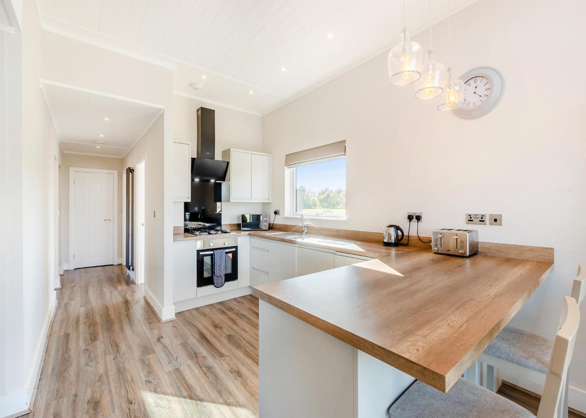Waterside Hambleton Lakeside Lodges Poulton-le-Fylde Стая снимка