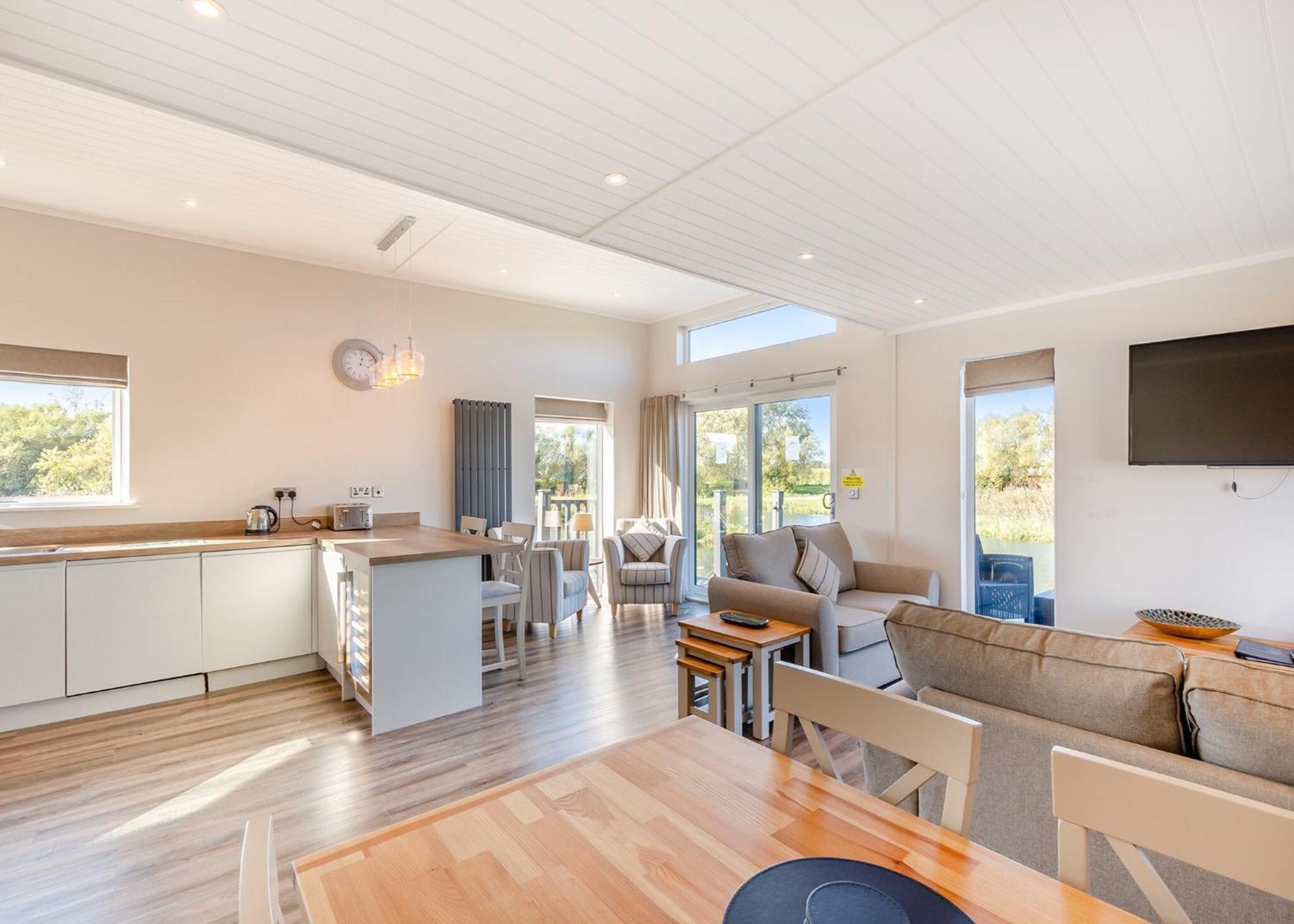 Waterside Hambleton Lakeside Lodges Poulton-le-Fylde Стая снимка